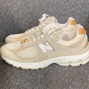 New Balance Cream and Tan Sneakers